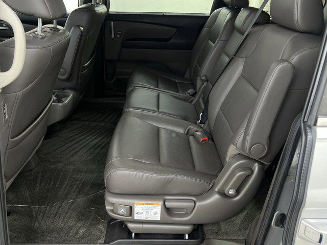 Photo of 2013 Alabaster Silver Metallic Honda Odyssey