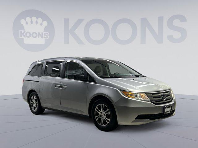 Photo of 2013 Alabaster Silver Metallic Honda Odyssey
