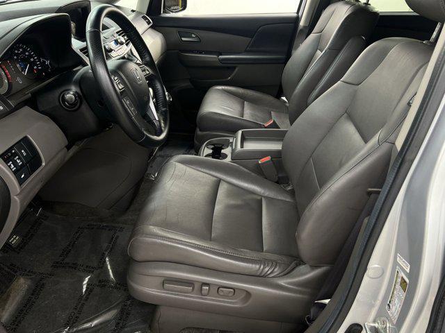 Photo of 2013 Alabaster Silver Metallic Honda Odyssey