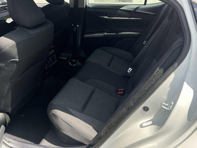 Photo of 2025 Ice Cap Toyota Camry