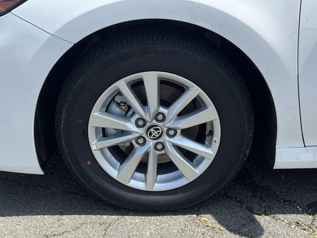 Photo of 2025 Ice Cap Toyota Camry
