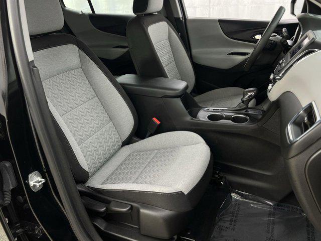 Photo of 2022 Mosaic Black Metallic Chevrolet Equinox