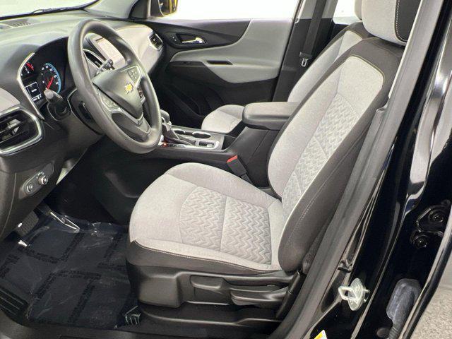 Photo of 2022 Mosaic Black Metallic Chevrolet Equinox