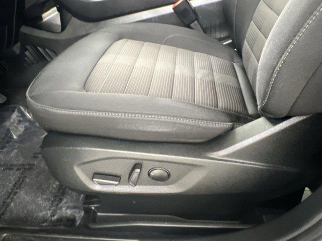 Photo of 2022 Iconic Silver Metallic Ford Edge