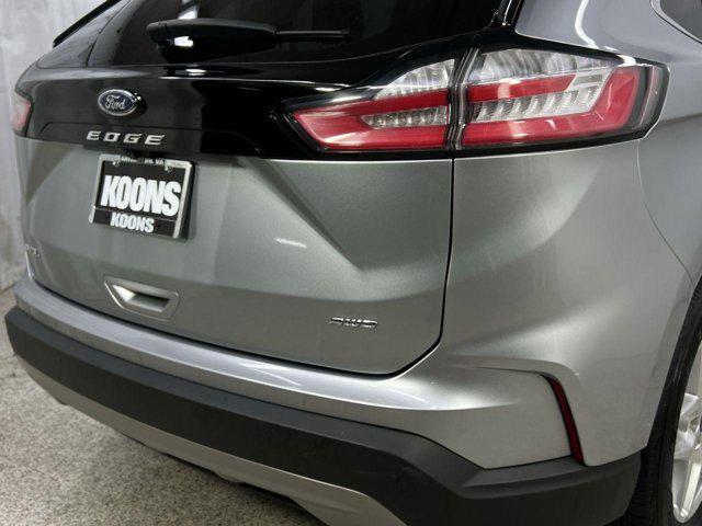 Photo of 2022 Iconic Silver Metallic Ford Edge