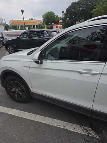 Photo of 2018 Pure White Volkswagen Tiguan