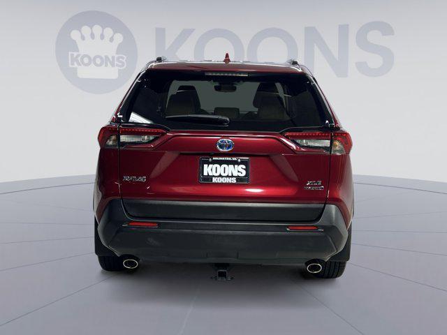 Photo of 2022 Ruby Flare Pearl Toyota RAV4 Hybrid