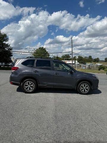 Photo of 2022 Magnetite Gray Metallic Subaru Forester