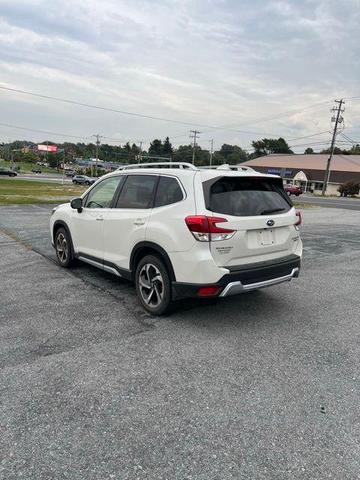 Photo of 2022 Crystal White Pearl Subaru Forester