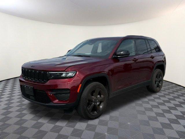 Photo of 2025 Velvet Red Pearlcoat Jeep Grand Cherokee