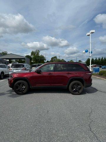 Photo of 2025 Velvet Red Pearlcoat Jeep Grand Cherokee