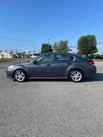 Photo of 2014 Carbide Gray Metallic Subaru Legacy