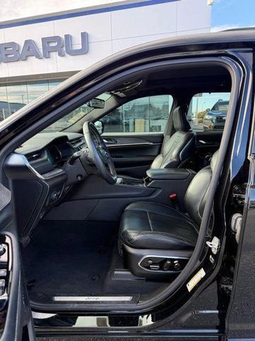 Photo of 2022 Diamond Black Jeep Grand Cherokee L