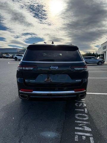 Photo of 2022 Diamond Black Jeep Grand Cherokee L