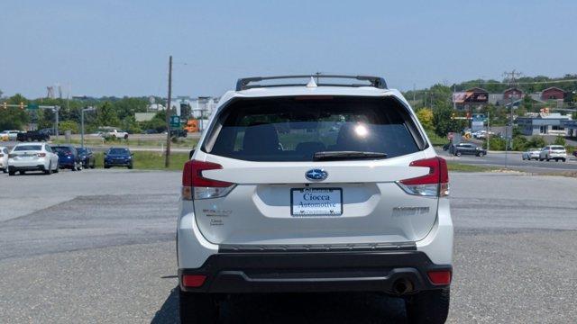 Photo of 2022 Crystal White Pearl Subaru Forester