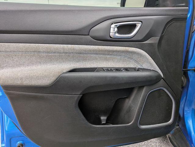 Photo of 2022 Laser Blue Jeep Compass