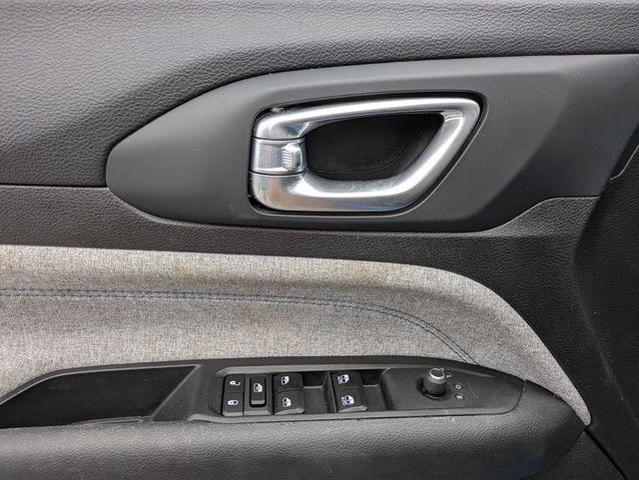 Photo of 2022 Laser Blue Jeep Compass