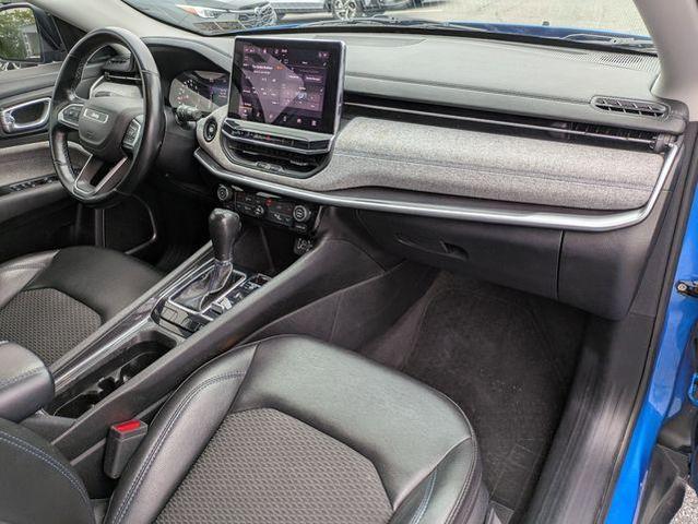 Photo of 2022 Laser Blue Jeep Compass