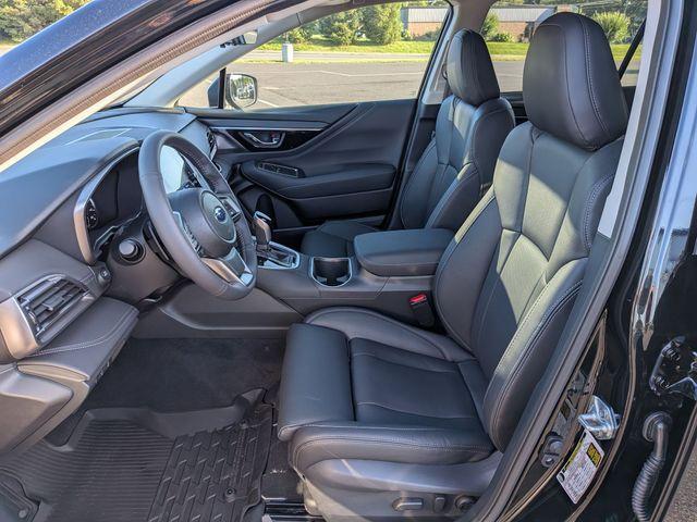 Photo of 2025 Black / Silver Subaru Outback