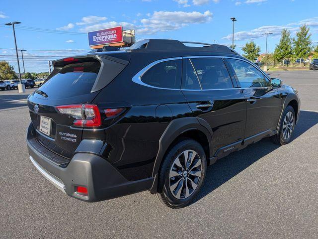 Photo of 2025 Black / Silver Subaru Outback