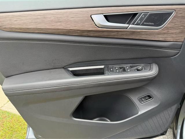 Photo of 2025 Platinum Gray Metallic Volkswagen Atlas