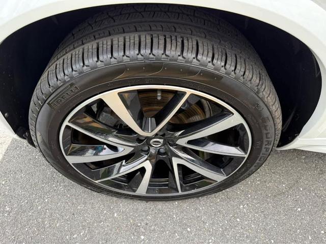 Photo of 2021 Crystal White Metallic Volvo XC90