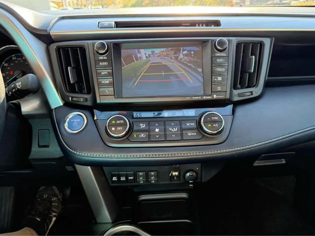 Photo of 2018 Silver Sky Metallic Toyota RAV4 Hybrid