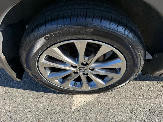 Photo of 2018 Silver Sky Metallic Toyota RAV4 Hybrid