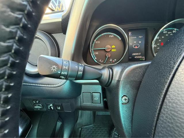 Photo of 2018 Silver Sky Metallic Toyota RAV4 Hybrid