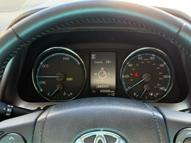 Photo of 2018 Silver Sky Metallic Toyota RAV4 Hybrid