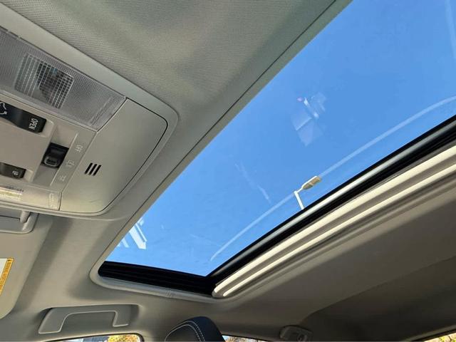Photo of 2018 Silver Sky Metallic Toyota RAV4 Hybrid