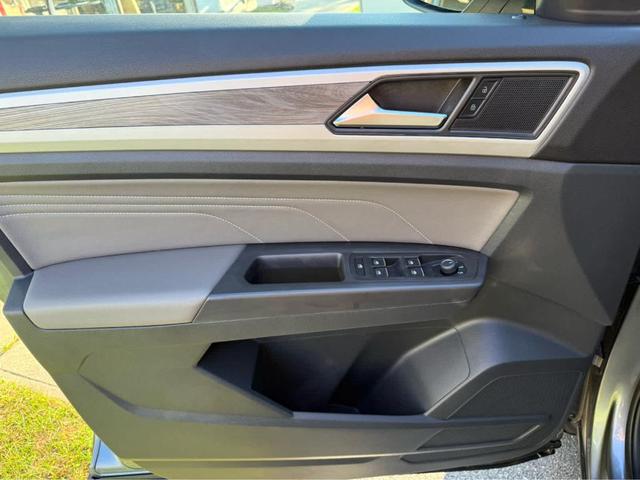 Photo of 2022 Platinum Gray Metallic Volkswagen Atlas Cross Sport