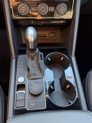 Photo of 2022 Platinum Gray Metallic Volkswagen Atlas Cross Sport