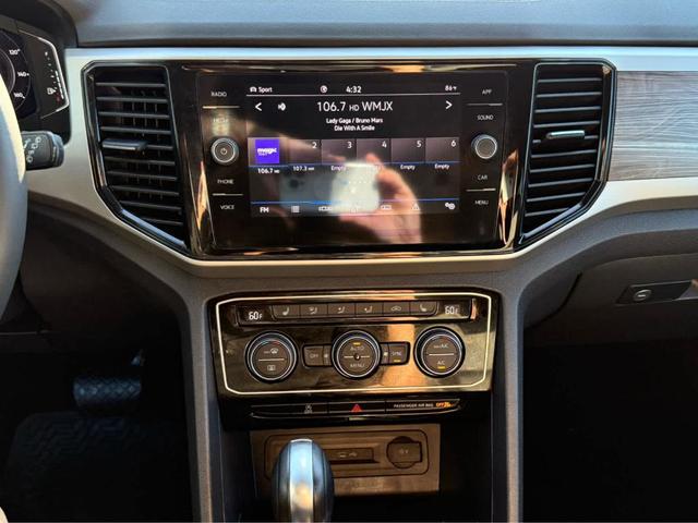 Photo of 2022 Platinum Gray Metallic Volkswagen Atlas Cross Sport