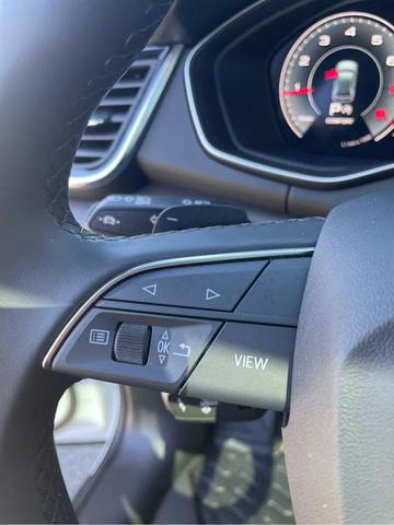 Photo of 2023 Glacier White Metallic Audi Q5