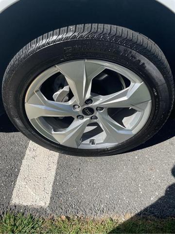 Photo of 2023 Glacier White Metallic Audi Q5