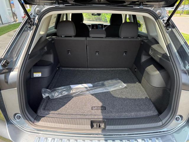 Photo of 2025 Platinum Gray Metallic Volkswagen Tiguan