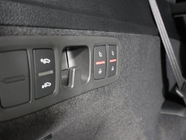 Photo of 2025 Samurai Gray Metallic Audi Q7
