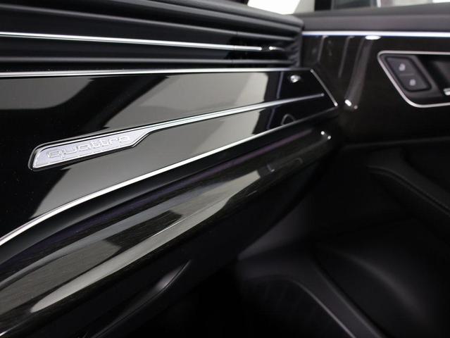 Photo of 2025 Samurai Gray Metallic Audi Q7