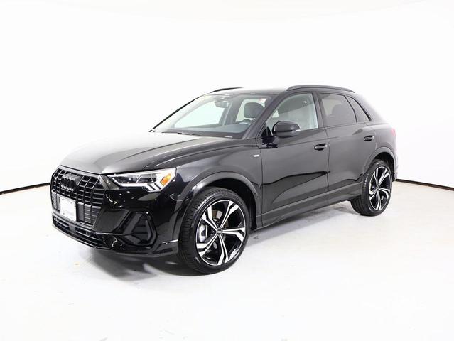 Photo of 2023 Mythos Black Metallic Audi Q3