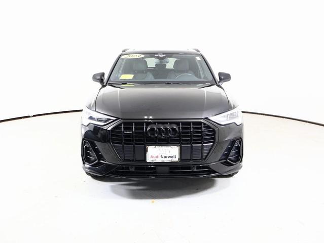 Photo of 2023 Mythos Black Metallic Audi Q3