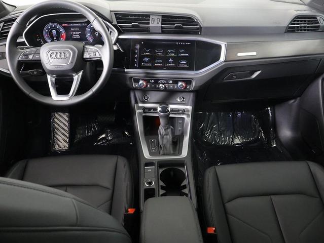Photo of 2024 Chronos Gray Metallic Audi Q3