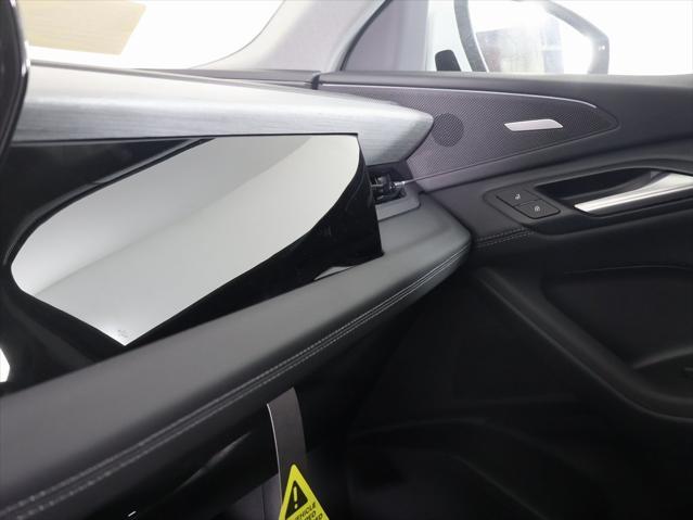 Photo of 2025 Glacier White Audi Q6 e-tron