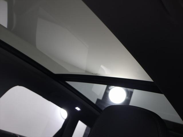 Photo of 2025 Glacier White Audi Q6 e-tron