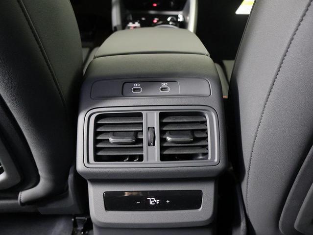 Photo of 2025 Mythos Black Metallic Audi Q5