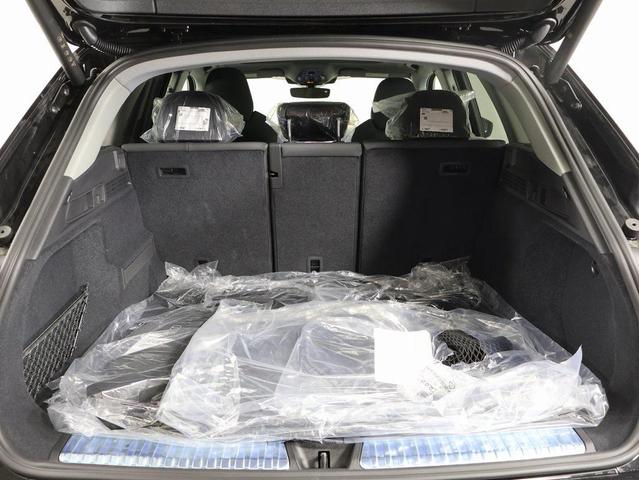 Photo of 2025 Mythos Black Metallic Audi Q5