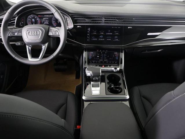 Photo of 2025 Mythos Black Metallic Audi Q7