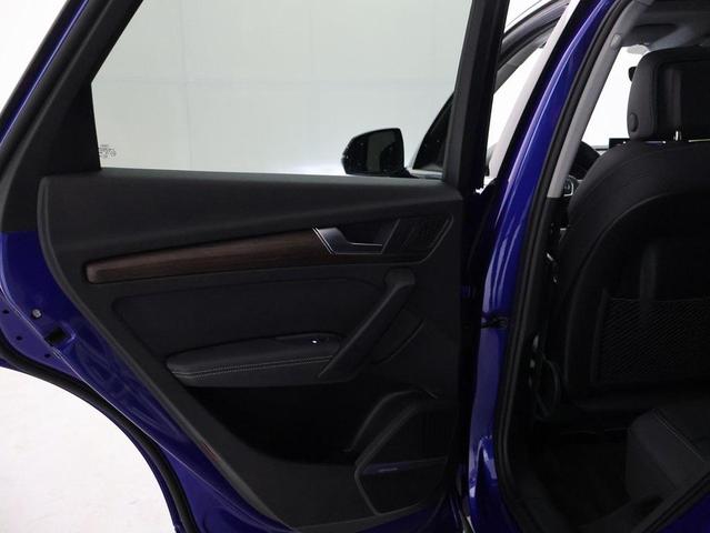 Photo of 2024 Ultra Blue Metallic Audi Q5 e