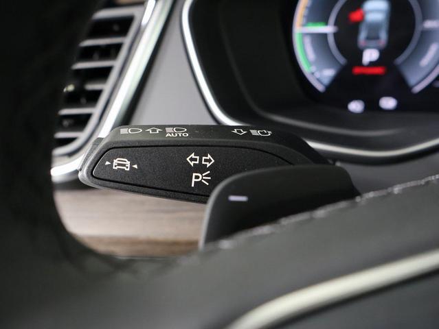 Photo of 2024 Ultra Blue Metallic Audi Q5 e