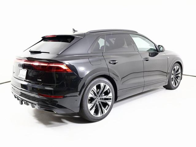 Photo of 2026 mythos black metallic Audi Q8